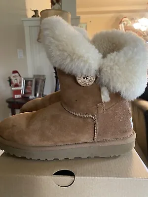 Ugg Bailey Button  Chestnut Suede  Sizes- 7   Good Condition-S/N 5803 • $23.96