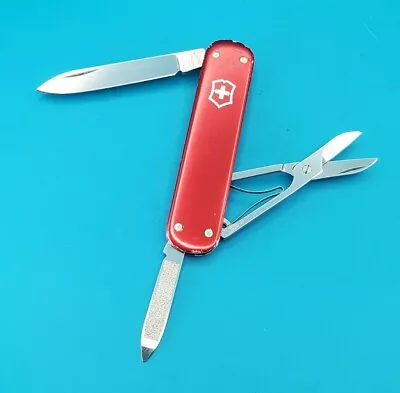 Victorinox Money Clip With Red Alox Smooth Scales! • $38.22