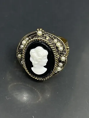 VTG Victorian Black/white Cameo Gold Tone Faux Seed Pearls Adjustable Sz 8 Ring • $45