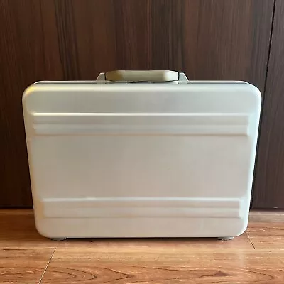 Zero Halliburton Aluminum Laptop Case Attache Case Silver Dial Lock Pre-Owned • $149.90