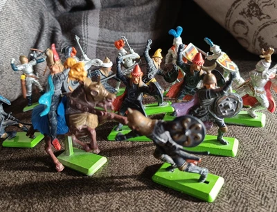£12 • Buy Britain's Deetail 1971 X 13 Soldiers & 1 On Horseback
