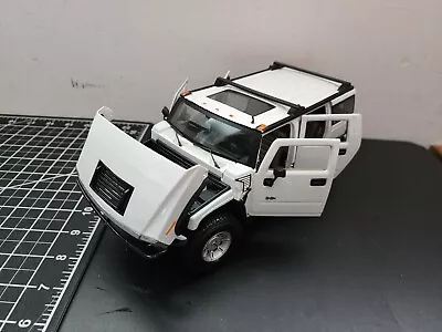 Maisto 1/18 2003 Hummer H2 White No Box • $33.33