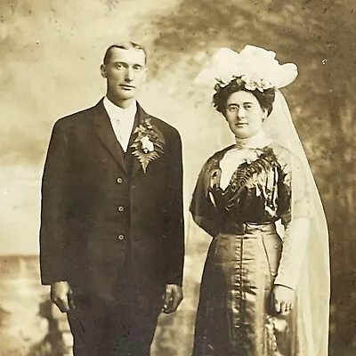 Victorian Bride And Groom Photograph Cabinet Card  Jefferson City MO  • £9.64