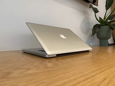 2011 MacBook Pro 15” - Core I7 - 4GB RAM - 750GB  HDD • $129