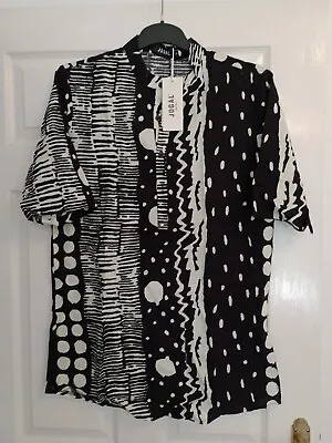 £5 • Buy Men's JOGAL Black And White African Dashiki Henley Shirt Size M