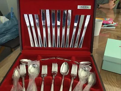 Oneida 18/8  Canteen Of Cutlery 44 Piece Service Set Wooden Box Vintage • £115