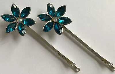 A Twin Pack Of Silver Metal Hair Grips With Turquoise Blue Flowers • £5.49