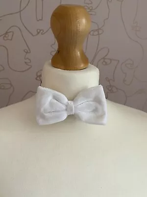 Vintage 60s 70s Small White Velvet Bow Tie • £15