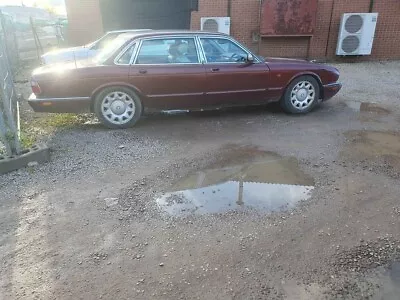 Jaguar Xj8 4.0 Engine V8  1997 Spare Or Repair • £162