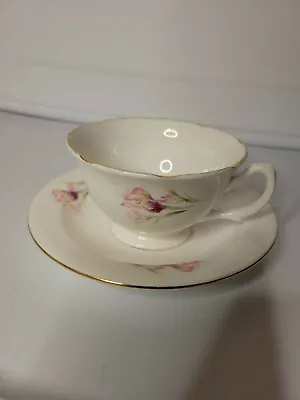 Vintage Tea Cup & Saucer English Castle Staffordshire England Bone China Tulip • £12.64