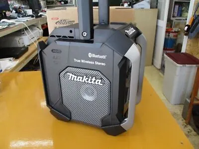 Makita MR005GZB Job Site Radio 40Vmax 18V 14.4V 10.8V Black Tool Body Only New • £245.24