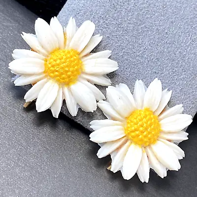 Flower Sarah Coventry Vintage Clip-On Daisy Earrings Estate Jewelry Pre-Owned • $39.99