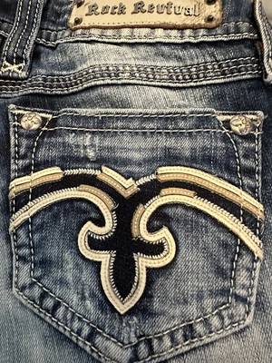 $32 • Buy Womens Rock Revival Alanis Straight Jeans Size 27x31