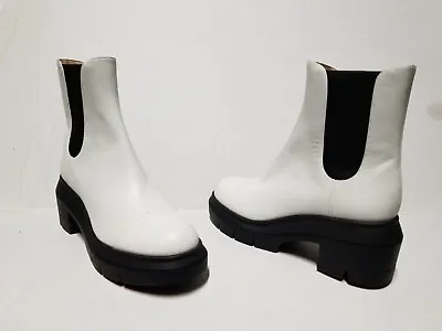 Stuart Weitzman Norah Chill Bootie Color White New   Size 36/ US 5.5 C  • $239