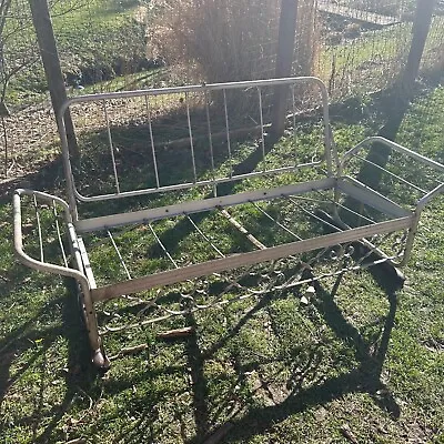 Vintage Bunting Aluminum Foldable Daybed Style Metal Porch Glider Slider Chair • $399.99