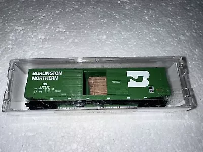 Micro-Trains Line N Scale 50' Standard Box Car Burlington Northern #03700060 • $15