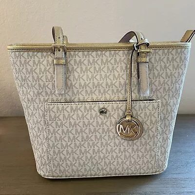 NWT Michael Kors Signature Jet Set Tote In Van/Gold • $178