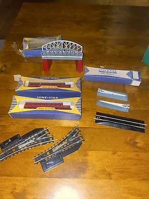 LONE STAR TREBLE-O-LECTRIC  Job Lot 2 X Coaches A Bridge Level Crossing New • £50