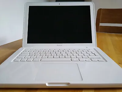 £99.99 • Buy Apple MacBook A1342 - Mac OS Catalina, DVD-RW Drive, WebCam
