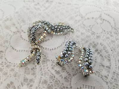 Fabulous Vintage Kramer Rhinestone & Imitation Pearl Brooch ER • $60