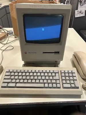 Apple Macintosh Plus 1MB Model M0001A Computermouse & Keyboard Good Condition • $199.99