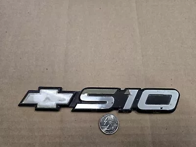 Chevy OEM 1994-2004 S10 Door Side Rear Tailgate Emblem Badge Logo Name 15629984 • $11.99