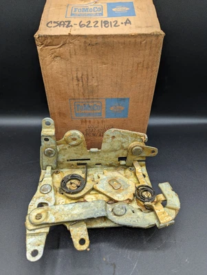 $99.99 • Buy Nos 1965 1966 Ford Galaxie Ltd Xl 500 Rh Door Lock Latch C5az-6221812a