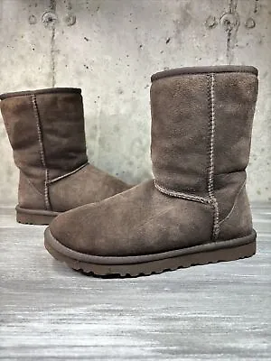 UGG Women's SZ 6 Classic Short Chocolate Brown Boots 5825 Suede Sheepskin Soft • $27.88