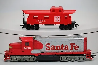 HO SCALE TYCO SANTA FE Railroad Engine 5628 & ATSF RED CABOOSE 7240 • $21.90