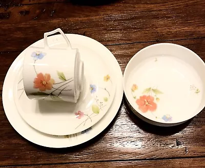 4 Piece Place Setting Just Flowers By MIKASA • $35