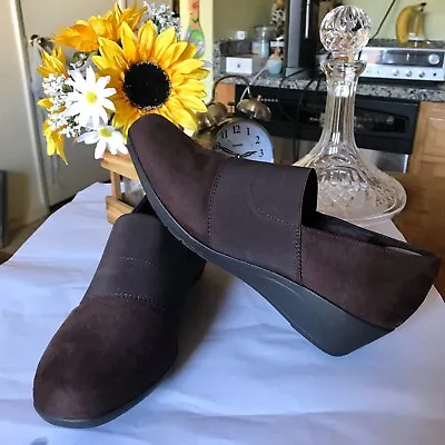 Michael Shannon Brown Suede Wedge Women Shoes Size 8.5 • $17.50