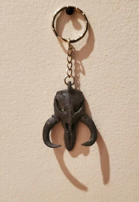 £5 • Buy Mandalorian Mythosaur Skull 3D Printed Keyring