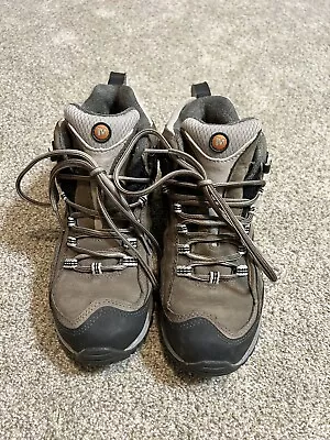 Women’s Merrell Radius Mid Waterproof Hiking Shoes In Walnut / Mist Green Size 7 • $60