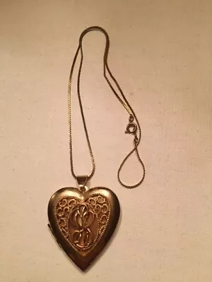 Locket Pendant Women Vintage Gold Tone Heart Shaped Locket Fancy D4 • $15