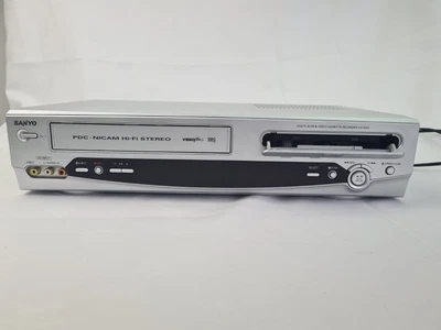 £9 • Buy SANYO DVD Player / Video Recorder VHS Combo HV-DX3E Silver Dual Deck NOT WORKING