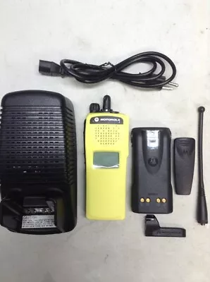 MOTOROLA XTS2500 1.5 900mhz 96ch 3watt Portable P25 Digital Radio H46WCD9PW5BN • $300