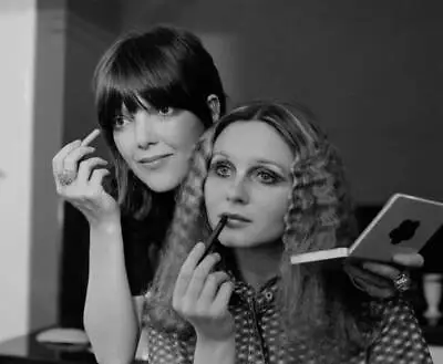 British Fashion Designer Mary Quant Applying Make-up 1970 OLD PHOTO 1 • £5.58