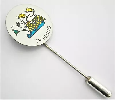 $6.23 • Buy V637) Vintage Tweeling Children Twins Dutch Tie Lapel Pin Badge