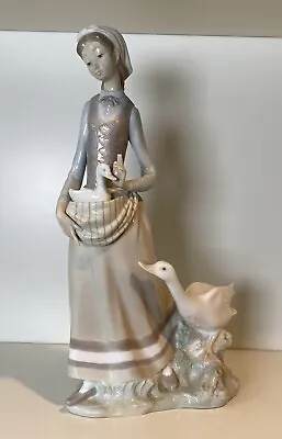 Vintage LLADRO 4815  Girl With Goose  Glazed Porcelain Figurine Spain *MINT* • $99.95