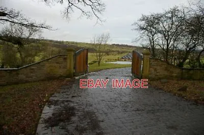 Photo  Entrance To Hunters Oak Barn These Gates' Wooden Panels Had Warped So Muc • £1.70