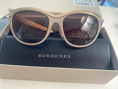 BURBERRY Aviator / Pilot SunGlasses  Women's In Box All Accessories  Unworn • $145