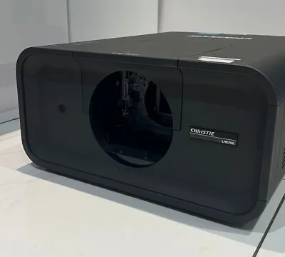 Christie LHD700 Full HD Projector With 2 Lenses And Flightcase - 250hrs  • £1000