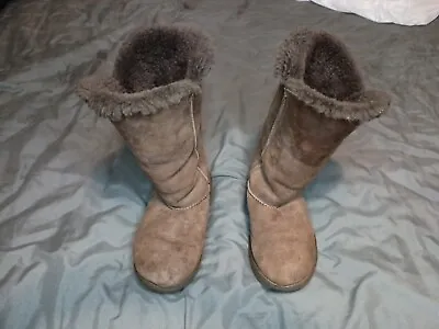 UGG Bailey Button Triplet II Tall Boots Sheepskin Women's 5 Dark Brown • $30