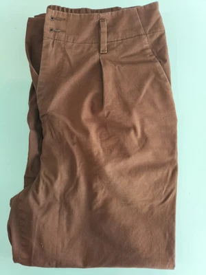 $7 • Buy Uniqlo Brown Pants Size M 10 Cropped Length Cotton