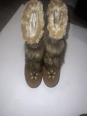 Minnetonka Mid Height Fur Moccasins Women's Pull On Boots Size 9 1/2 • £28.90