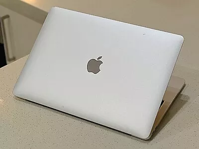 MacBook Pro Silver Apple Intel®™Core I5**8GB*Silver**A1708•13.3”LED# 4099 • $150