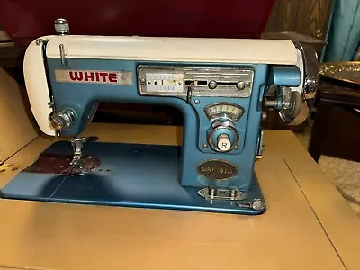 Vintage White Super Zig Zag Sewing Machine Model NAZ • $40