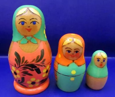 Vintage Hand Painted Wood 5 Layer Russian Matryoshka Or Nesting Doll • $8.24