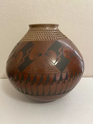 Gregorio Goyo Silveira Mata Ortiz Signed Large Mexican Pottery Pot / Vase • $375