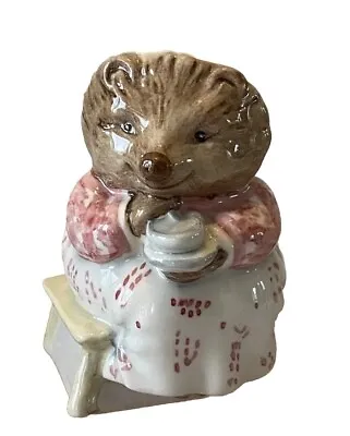 Beatrix Potter Mrs. Tiggy Winkle Takes Tea BESWICK 1989 Mint Condition! Gift! • $40